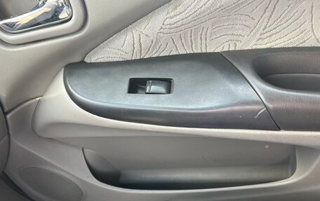 Nissan Almera, 2001 год, 249 000 рублей, 14 фотография