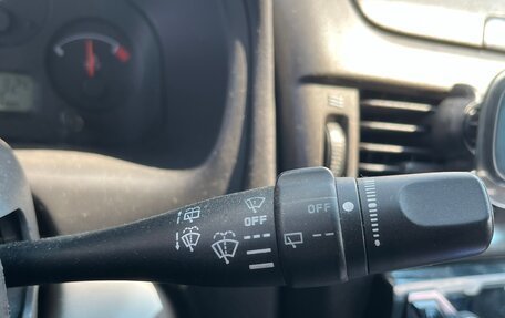 Nissan Almera, 2001 год, 249 000 рублей, 18 фотография