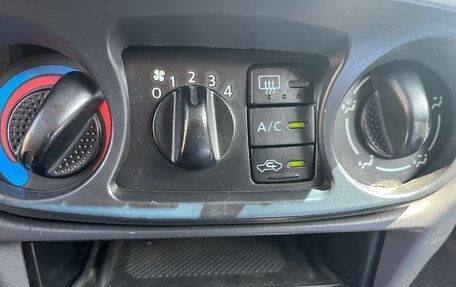 Nissan Almera, 2001 год, 249 000 рублей, 12 фотография