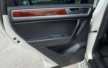 Volkswagen Touareg III, 2011 год, 1 950 000 рублей, 19 фотография