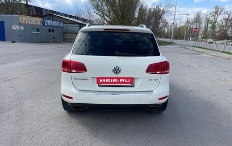 Volkswagen Touareg III, 2011 год, 1 950 000 рублей, 4 фотография