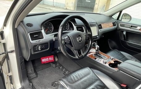 Volkswagen Touareg III, 2011 год, 1 950 000 рублей, 17 фотография