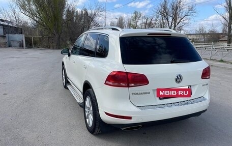 Volkswagen Touareg III, 2011 год, 1 950 000 рублей, 3 фотография
