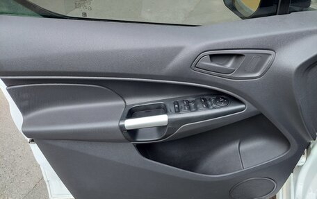 Ford Tourneo Connect II рестайлинг, 2017 год, 1 850 000 рублей, 8 фотография