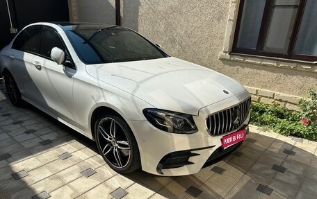 Mercedes-Benz E-Класс, 2016 год, 2 850 000 рублей, 10 фотография