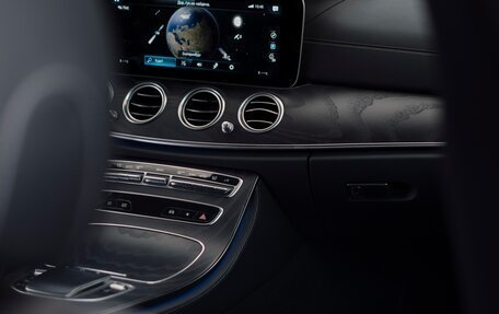 Mercedes-Benz E-Класс, 2020 год, 6 000 000 рублей, 16 фотография