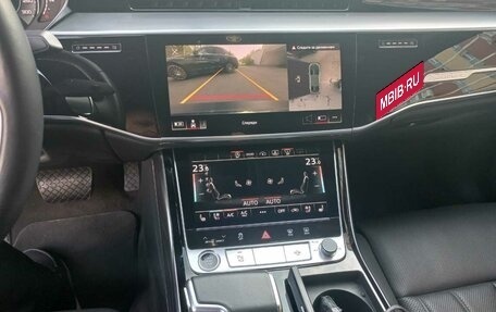 Audi A8, 2021 год, 10 000 000 рублей, 12 фотография