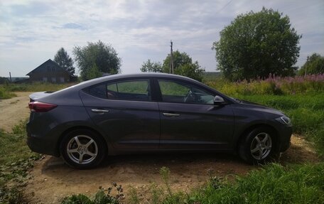 Hyundai Elantra VI рестайлинг, 2018 год, 1 280 000 рублей, 9 фотография