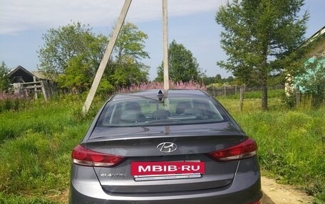 Hyundai Elantra VI рестайлинг, 2018 год, 1 280 000 рублей, 11 фотография