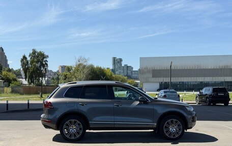 Volkswagen Touareg III, 2011 год, 1 990 000 рублей, 4 фотография