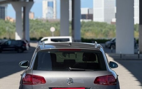 Volkswagen Touareg III, 2011 год, 1 990 000 рублей, 6 фотография