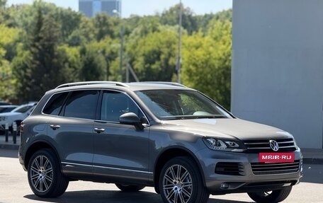 Volkswagen Touareg III, 2011 год, 1 990 000 рублей, 3 фотография