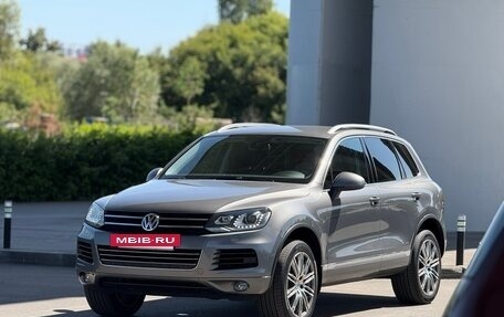 Volkswagen Touareg III, 2011 год, 1 990 000 рублей, 12 фотография