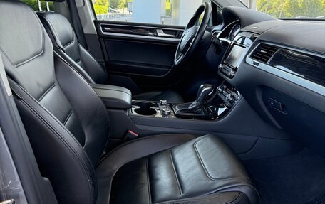 Volkswagen Touareg III, 2011 год, 1 990 000 рублей, 29 фотография