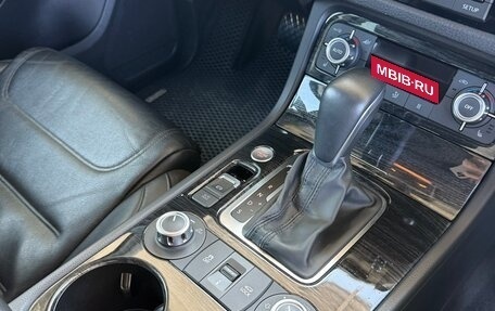 Volkswagen Touareg III, 2011 год, 1 990 000 рублей, 30 фотография