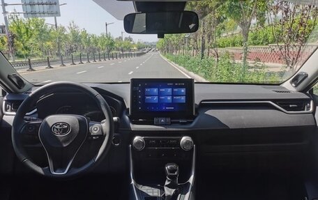 Toyota RAV4, 2022 год, 2 700 000 рублей, 7 фотография