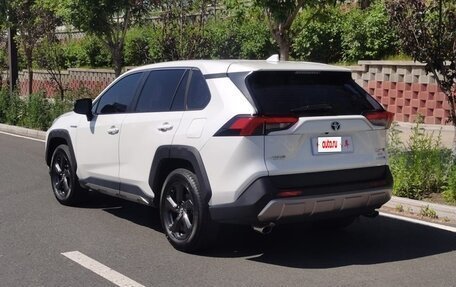 Toyota RAV4, 2022 год, 2 700 000 рублей, 6 фотография