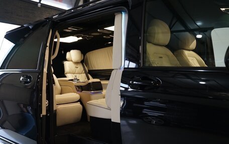 Mercedes-Benz V-Класс, 2025 год, 29 700 000 рублей, 38 фотография