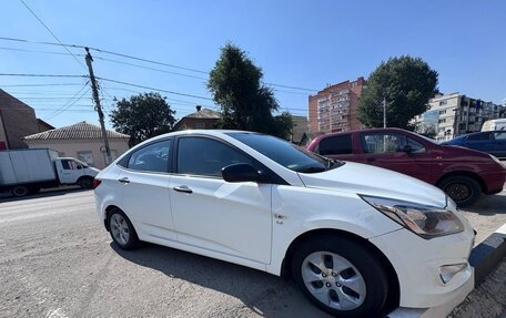 Hyundai Solaris II рестайлинг, 2015 год, 950 000 рублей, 2 фотография