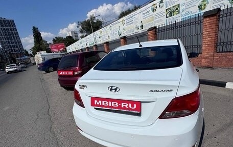 Hyundai Solaris II рестайлинг, 2015 год, 950 000 рублей, 4 фотография
