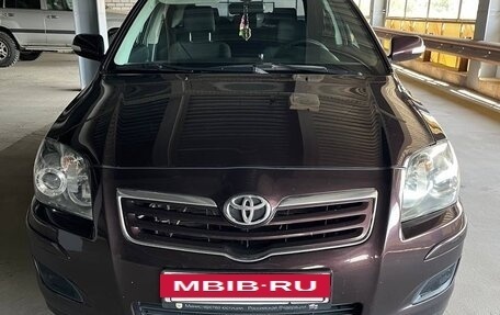 Toyota Avensis III рестайлинг, 2007 год, 695 000 рублей, 2 фотография