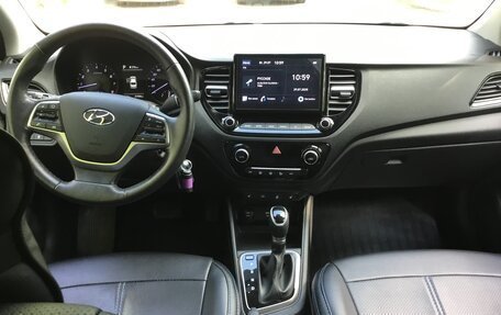 Hyundai Solaris II рестайлинг, 2021 год, 1 780 000 рублей, 10 фотография