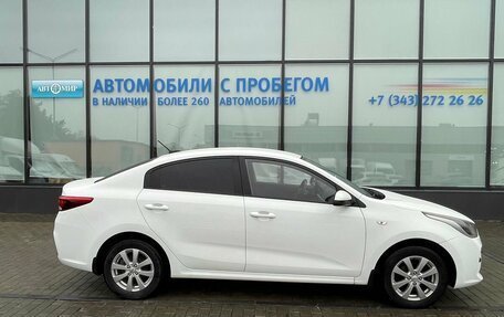 KIA Rio IV, 2018 год, 1 388 000 рублей, 6 фотография