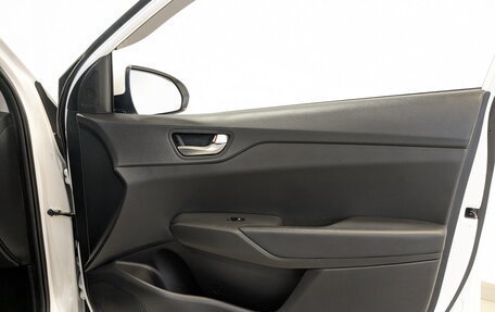 Hyundai Solaris II рестайлинг, 2021 год, 1 650 000 рублей, 24 фотография