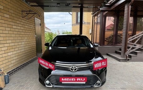 Toyota Camry, 2017 год, 2 150 000 рублей, 3 фотография