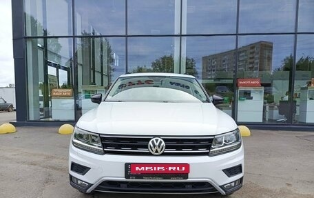 Volkswagen Tiguan II, 2019 год, 2 446 800 рублей, 2 фотография