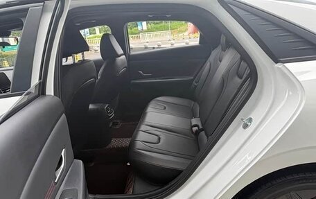 Hyundai Elantra, 2022 год, 1 650 000 рублей, 4 фотография