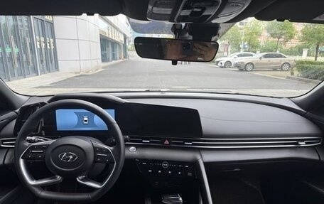 Hyundai Elantra, 2022 год, 1 650 000 рублей, 8 фотография