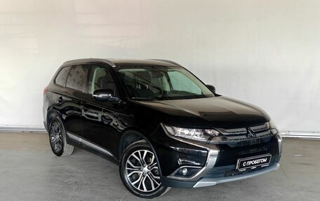 Mitsubishi Outlander III рестайлинг 3, 2017 год, 1 965 000 рублей, 3 фотография