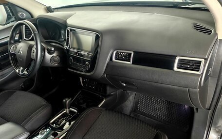Mitsubishi Outlander III рестайлинг 3, 2019 год, 2 077 000 рублей, 9 фотография
