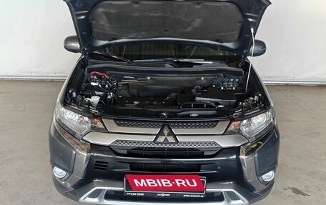 Mitsubishi Outlander III рестайлинг 3, 2019 год, 2 077 000 рублей, 18 фотография