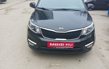 KIA Rio III рестайлинг, 2016 год, 1 050 000 рублей, 2 фотография