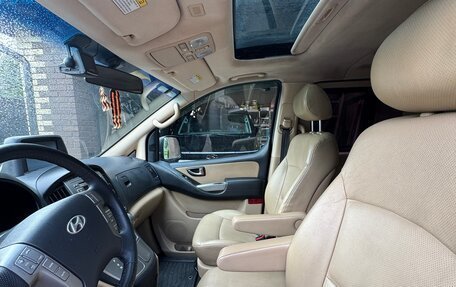 Hyundai Grand Starex Grand Starex I рестайлинг 2, 2011 год, 1 650 000 рублей, 13 фотография