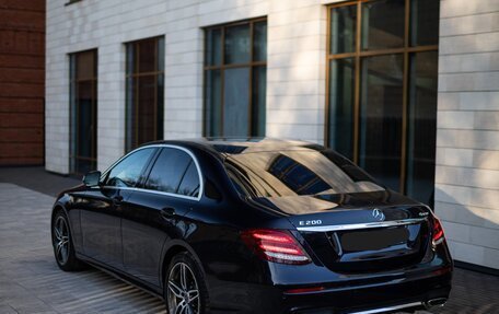 Mercedes-Benz E-Класс, 2019 год, 3 900 000 рублей, 5 фотография