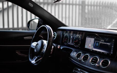 Mercedes-Benz E-Класс, 2019 год, 3 900 000 рублей, 7 фотография