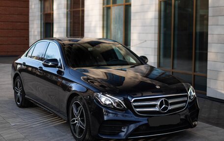 Mercedes-Benz E-Класс, 2019 год, 3 900 000 рублей, 2 фотография