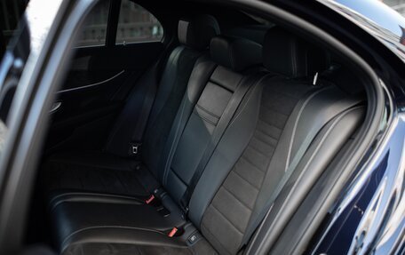 Mercedes-Benz E-Класс, 2019 год, 3 900 000 рублей, 9 фотография