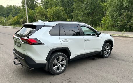Toyota RAV4, 2021 год, 3 750 000 рублей, 3 фотография