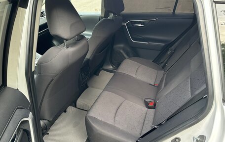 Toyota RAV4, 2021 год, 3 750 000 рублей, 8 фотография