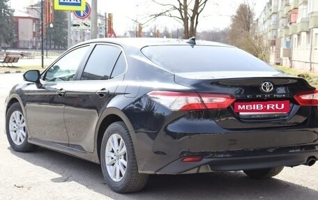 Toyota Camry, 2018 год, 2 000 000 рублей, 4 фотография