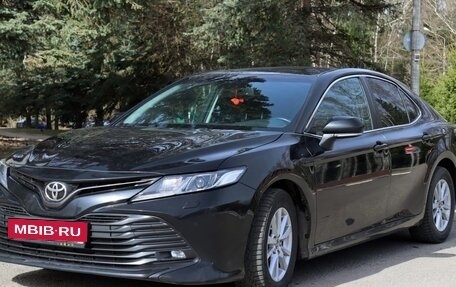 Toyota Camry, 2018 год, 2 000 000 рублей, 2 фотография