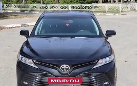 Toyota Camry, 2018 год, 2 000 000 рублей, 5 фотография