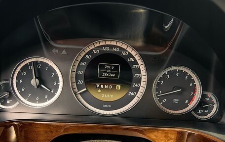 Mercedes-Benz E-Класс, 2011 год, 1 500 000 рублей, 19 фотография