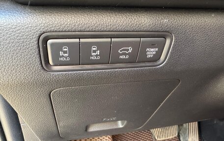KIA Carnival, 2021 год, 3 990 000 рублей, 19 фотография