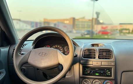 Hyundai Accent II, 2004 год, 400 000 рублей, 3 фотография
