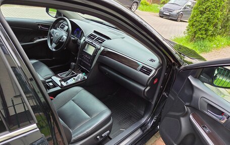Toyota Camry, 2017 год, 2 100 000 рублей, 8 фотография